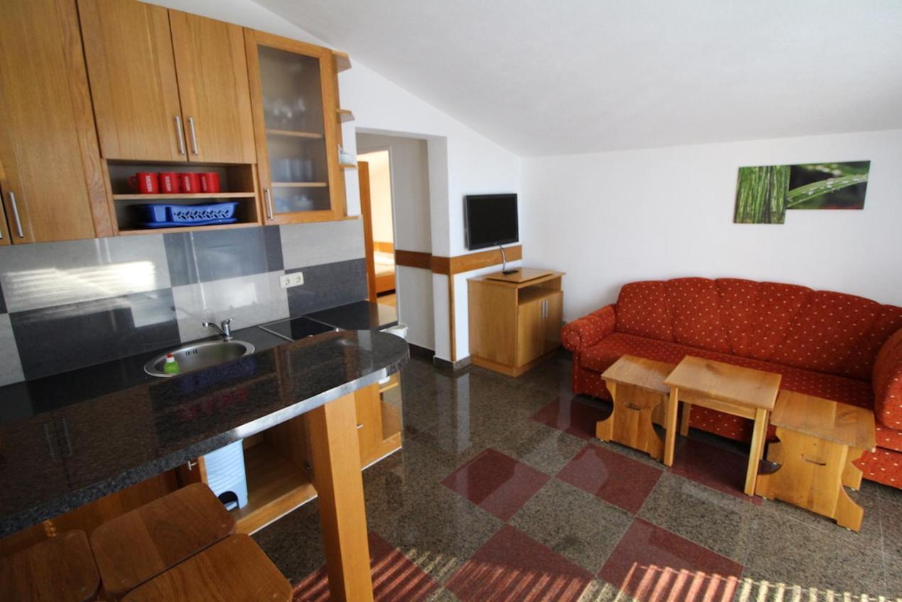Apartments Helena Zadar 沃希 外观 照片
